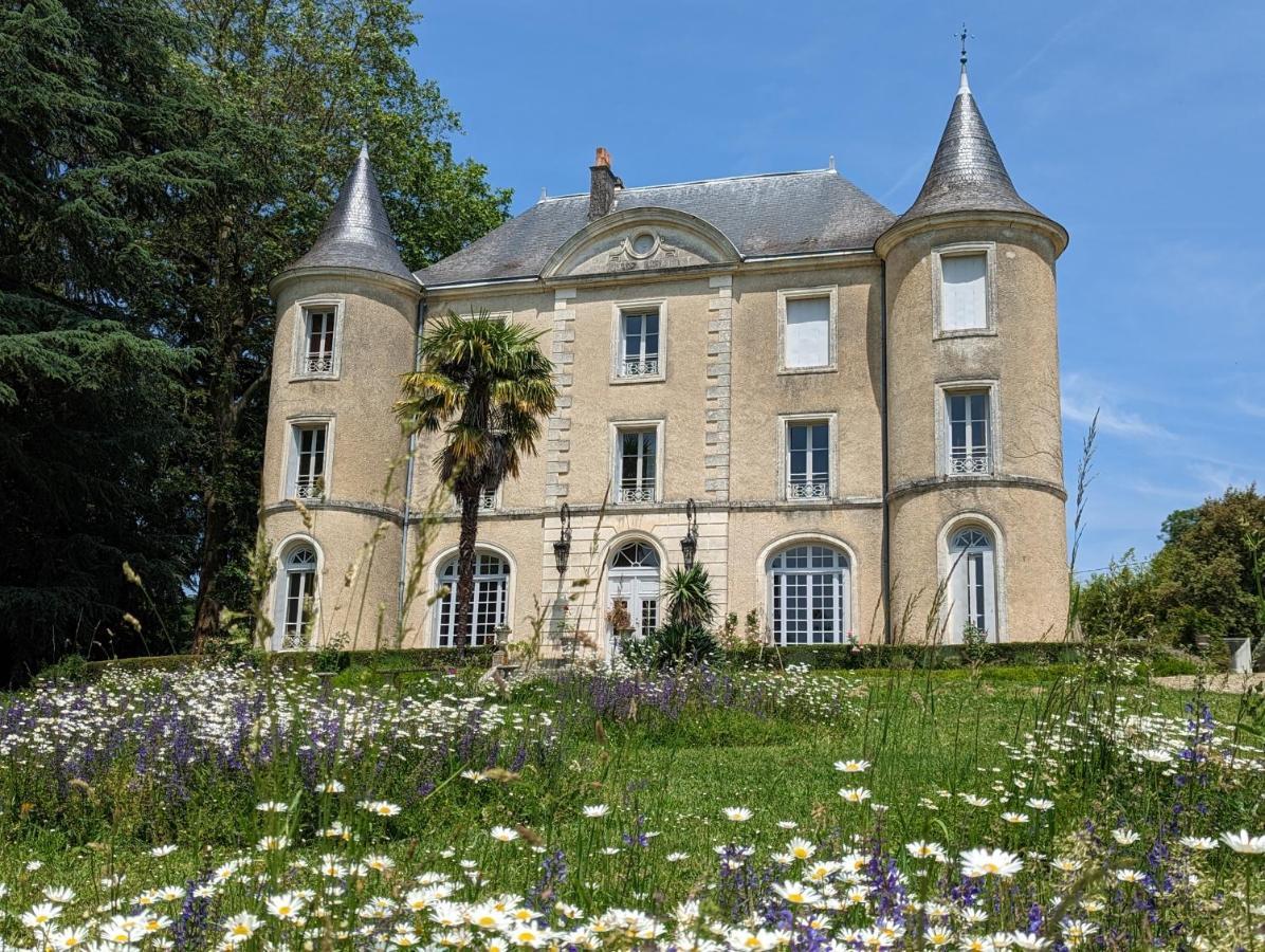 Chateau De Lavaud Montbron Exterior foto